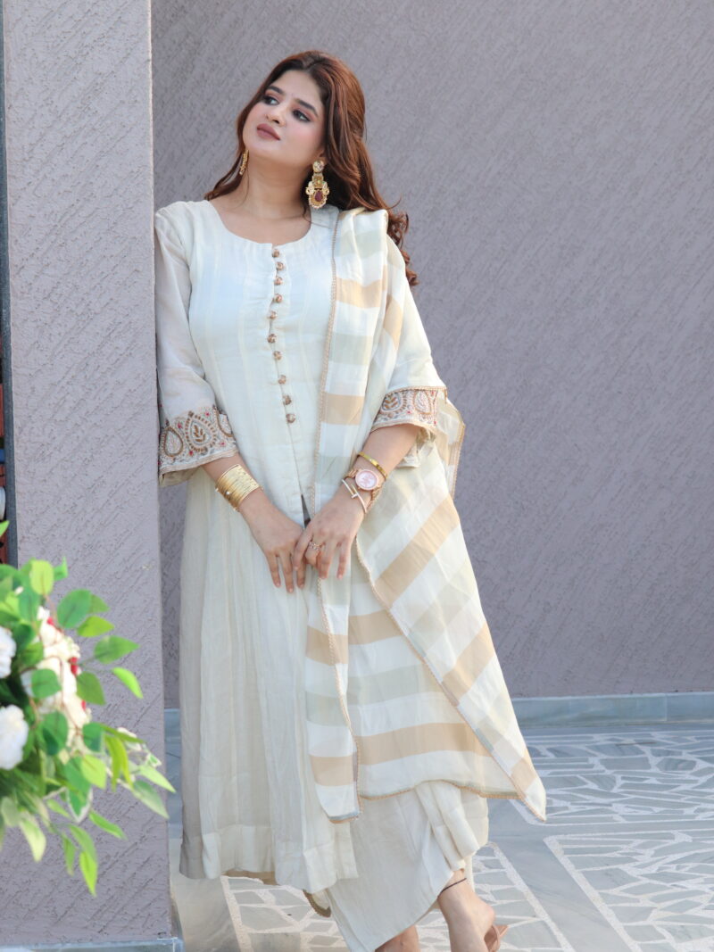 white m kurta