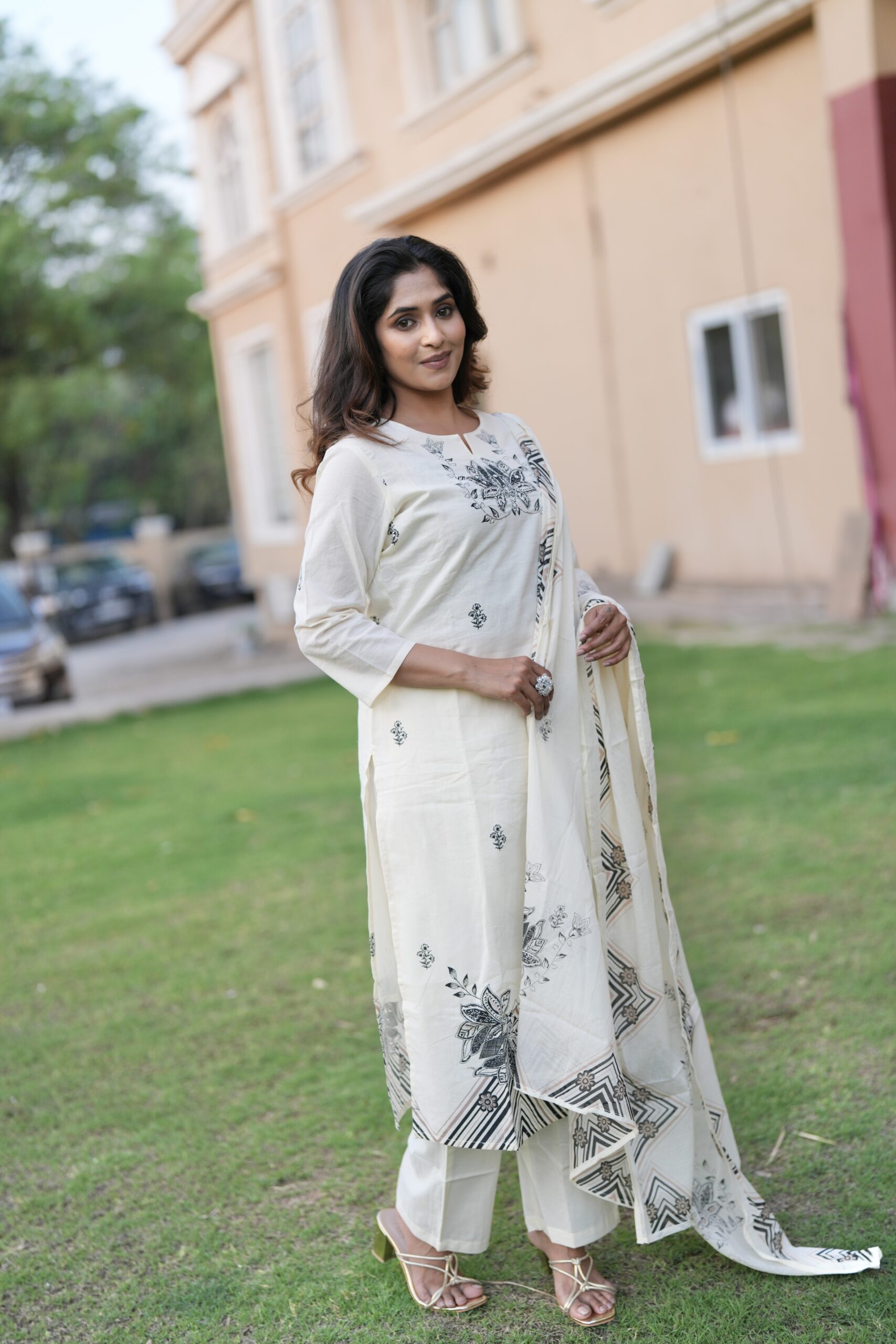 Elegant Ivory Printed Kurta Set with Dupatta - Image 3