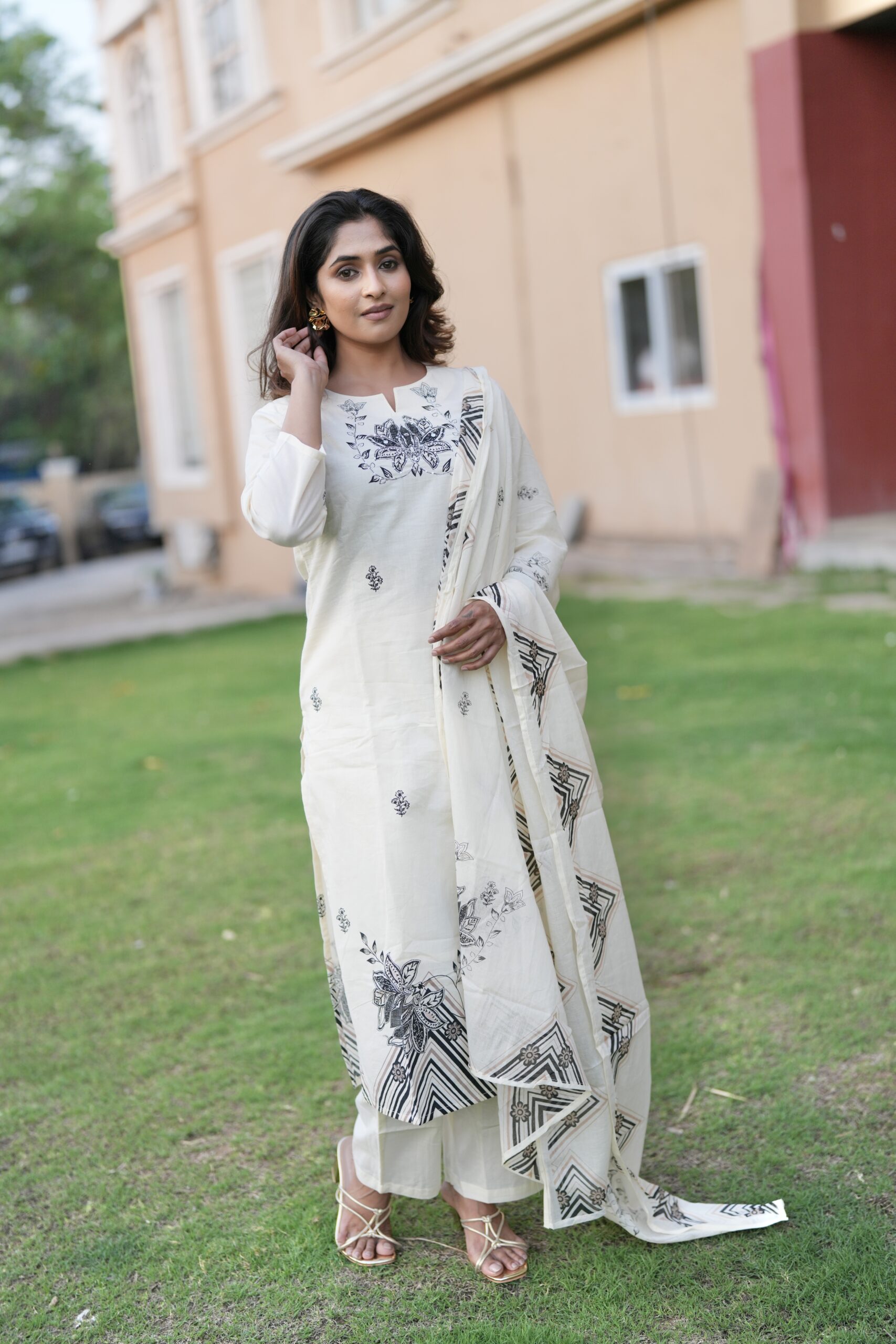 Elegant Ivory Printed Kurta Set with Dupatta - Image 4