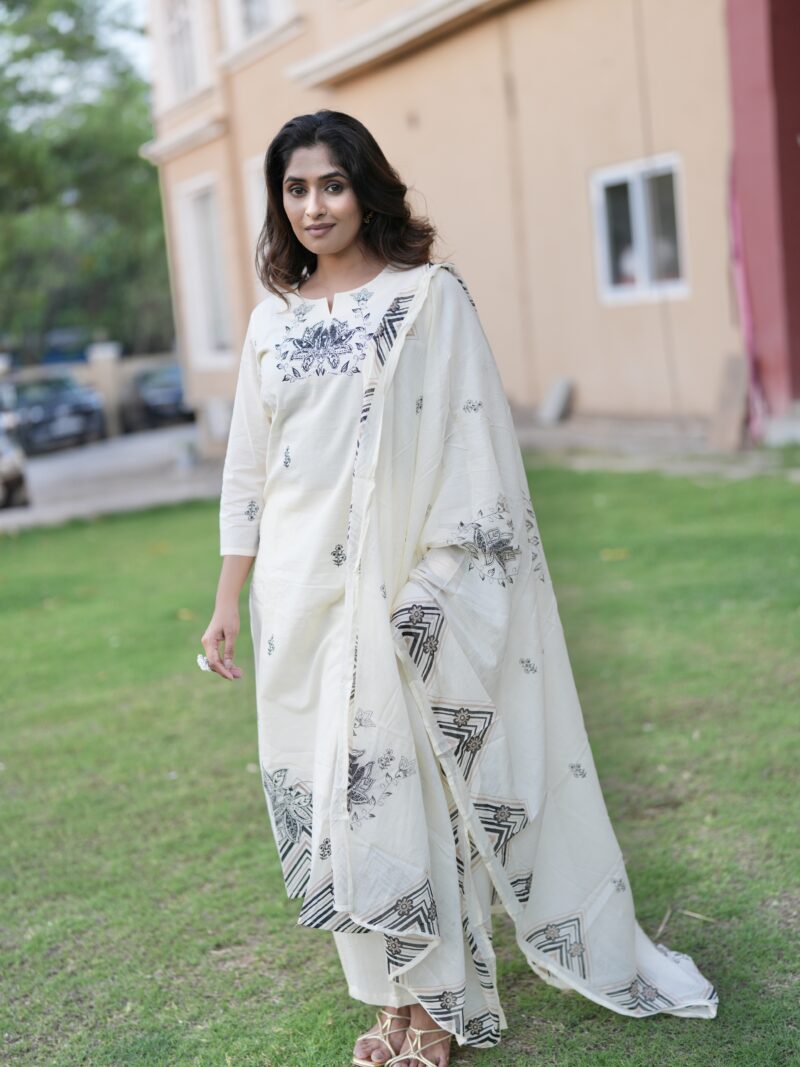 Elegant Ivory Printed Kurta Set with Dupatta